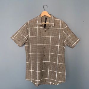 Lululemon Men’s L - Moisture Wicking Collard Shirt